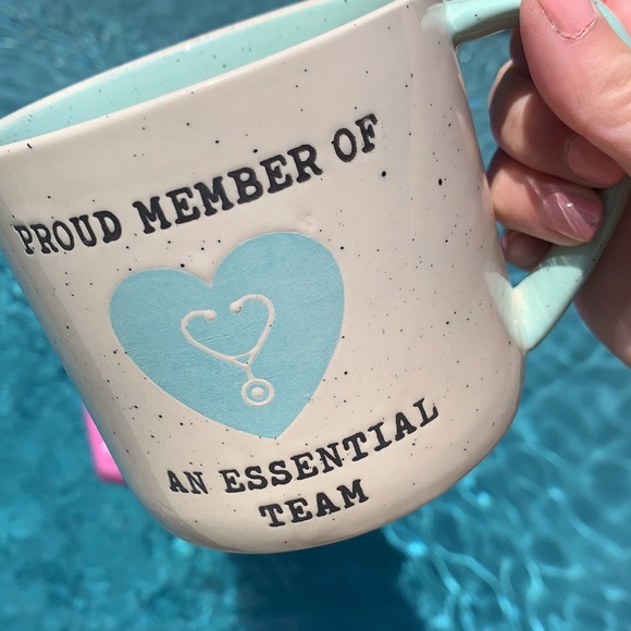 New MEDICAL ESSENTIAL WORKERS large Coffee Mug - Picture 3 of 6